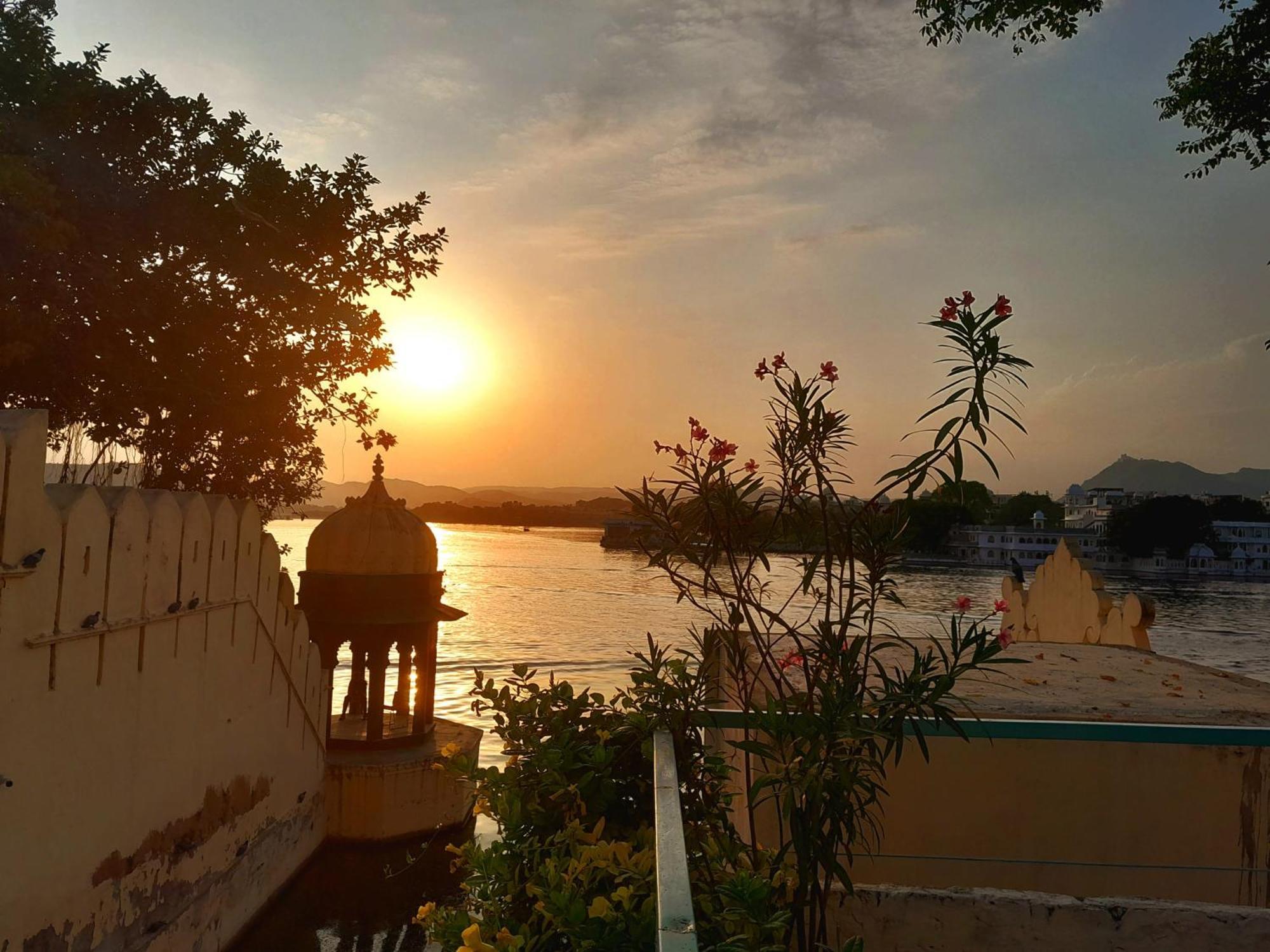 Paddy'S Loft The Lake View Hostel Udajpur Zewnętrze zdjęcie